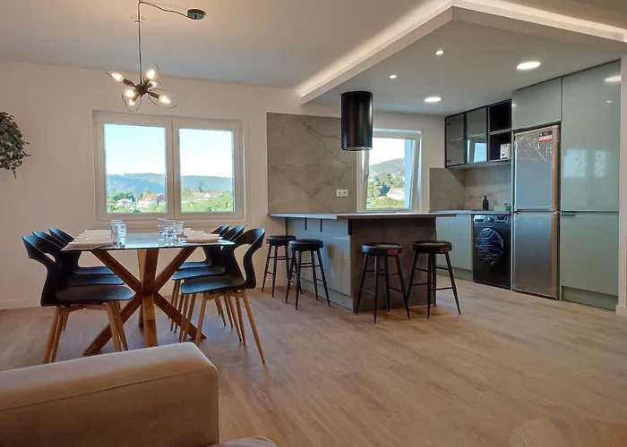 Appartement O Paseo, 5 Estrellas. Puentedeume