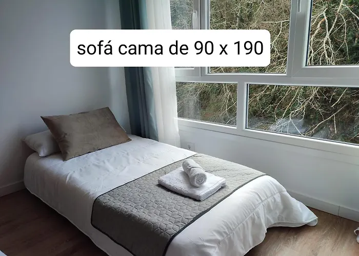 O Paseo, 5 Estrellas. * Puentedeume